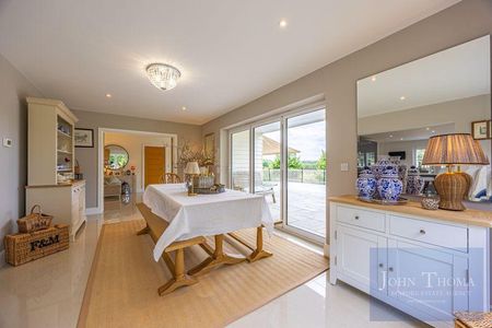 4 bedroom detached house to rent - Photo 4