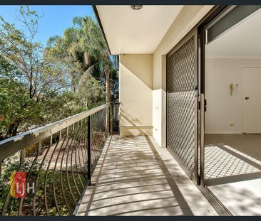 SPACIOUS 3 BEDROOM UNIT IN CHERMSIDE - Photo 6