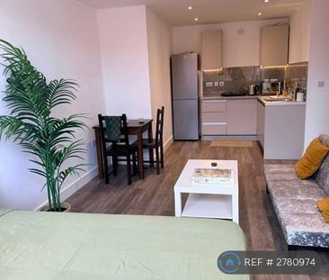 Studio to rent - Photo 1