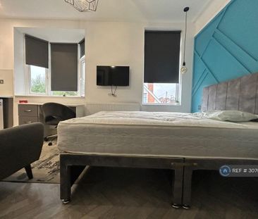 1 bedroom in a house share to rent - Photo 4