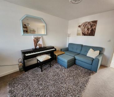 2 bedroom end of terrace house to rent - Photo 1