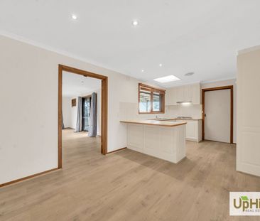 Spacious Family Home on a Generous 823 sqm Block - Photo 5