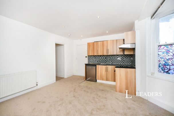 2 bedroom apartment to rent Crescent Place, Brighton, East Sussex, BN2 - Photo 1