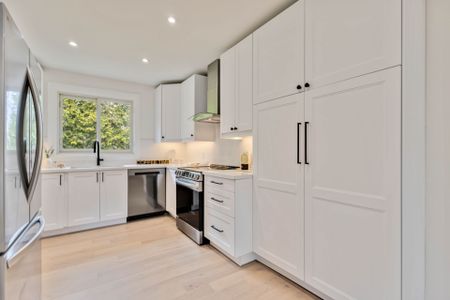 For Lease - 14 Heber Down Crescent, Whitby, Ontario - Photo 2