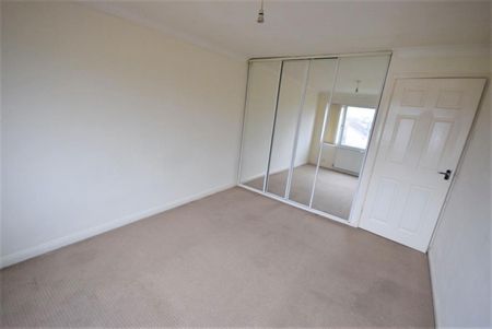 2 bedroom Flat To Let Total Size: 797 SQ FT - Photo 5