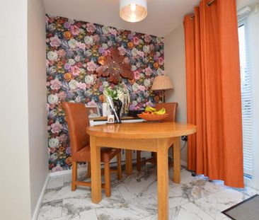 3 bedroom semi-detached house to rent - Photo 4