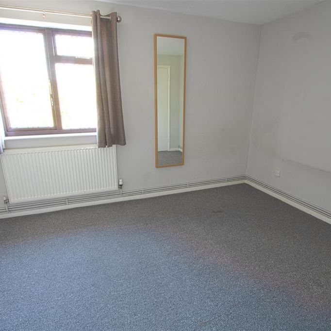 2 bedroom end of terrace house to rent - Photo 1