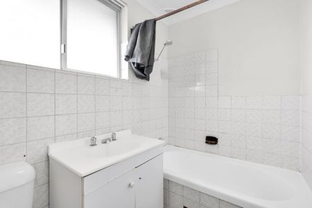 Two Bedroom Unit with Convenient Location! - Photo 5