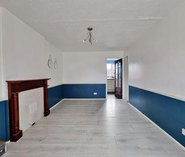 Semi-detached house to rent on - Photo 6