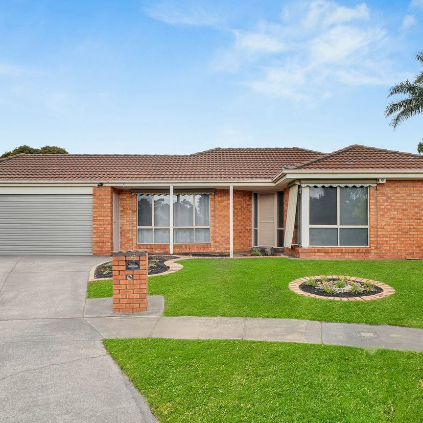 Stylish 4-Bedroom Home in Prime Location – Ideal for Families - Photo 1