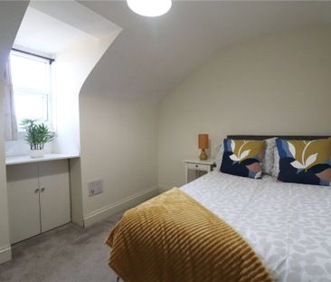 2 Bedroom Flat / Apartment - Westridge Road, Southampton - Photo 2