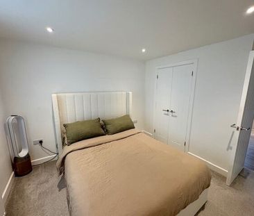 Astor Drive - Photo 4