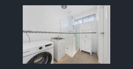 Bright and Modern Abode - Photo 2