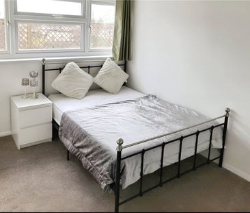 The Island, Wraysbury, Staines-upon-Thames, Berkshire, TW19 5AS - Photo 3