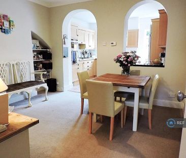 2 bedroom terraced house to rent - Photo 2