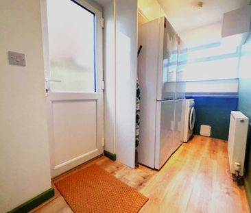 Croftside Close (Room 3), Leeds, Seacroft - Photo 4