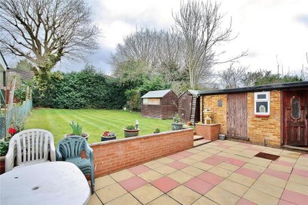 4 bedroom semi-detached house to rent - Photo 5