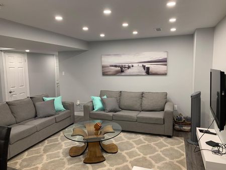 For Lease - 111 Pentland Crescent, Vaughan, Ontario - Photo 2