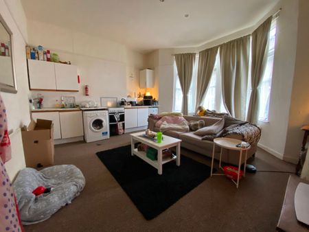 Flat 1 37 Neville Street, Cardiff CF11 6LQ - Photo 2