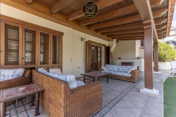 Casa en alquiler en Altos de Estepona, Estepona - Photo 1