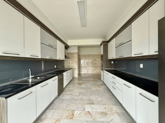 4 bedroom luxury Apartment for rent in Lisbon - Photo 1