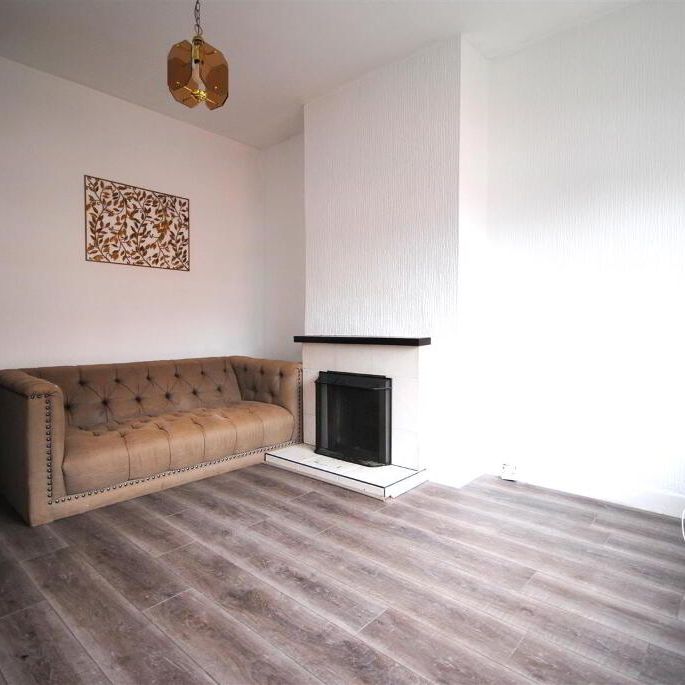 242 Donegall Avenue, Belfast, BT12 6LU - Photo 1