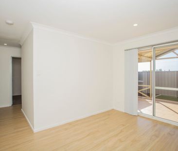 3 x 1 home in great location close to schools and beaches! - Photo 1