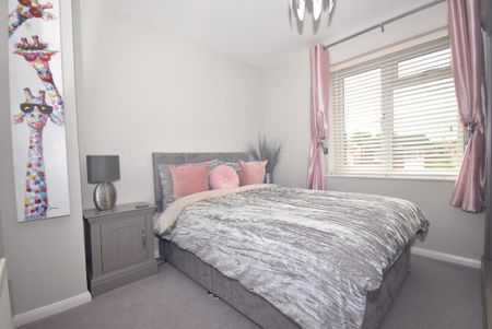 3 bedroom semi-detached house to rent - Photo 4