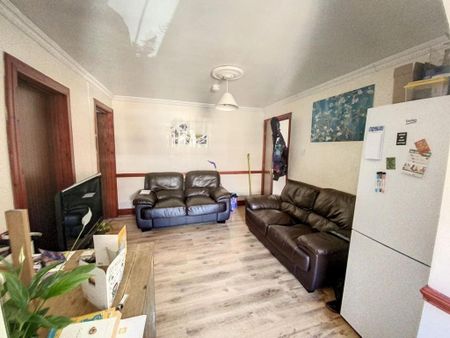 3 bedroom apartment to rent - Photo 5