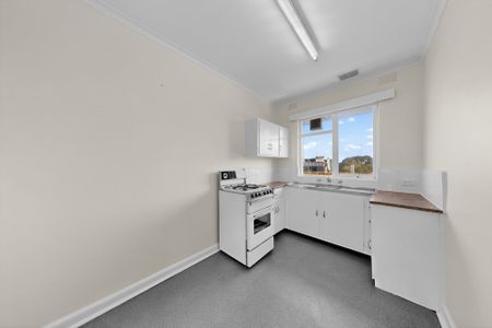 12/66 Foam Street, Elwood VIC 3184 - Apartment For Rent | Domain - Photo 2