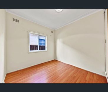 WELL MAINTAINED 4 BEDROOM FAMILY HOME! - Photo 3