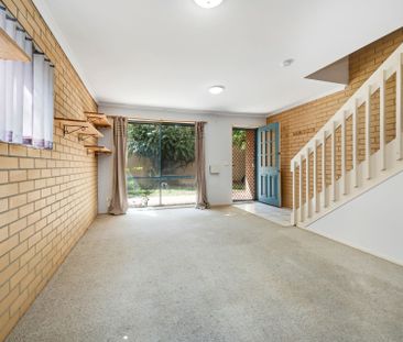 4/111 Uriarra Road, Queanbeyan - Photo 1