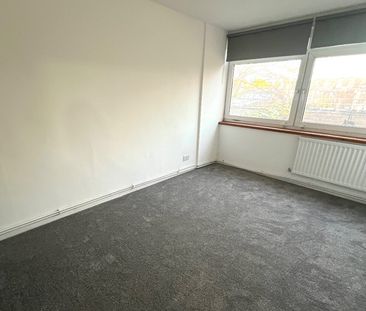 3 Bed Terraced House, Mcausland House, E3 - Photo 4