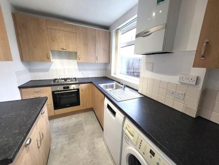 2 bedroom terraced house to rent - Photo 4