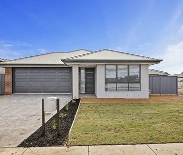 13 Carlow Drive, Alfredton - Photo 2