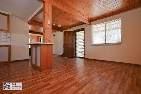 9 Mosely Street, Stirling North - Photo 4