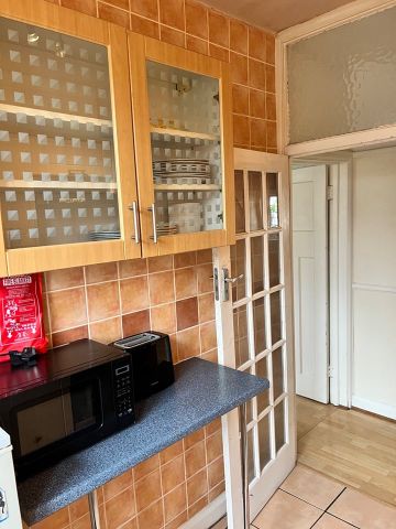 Room in a Shared House, Constance Road, CR0 - Photo 4