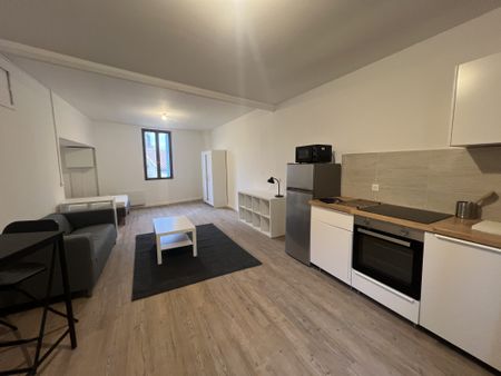 Location Appartement 1 pièce 41m² MONTPELLIER 34000 - Photo 2