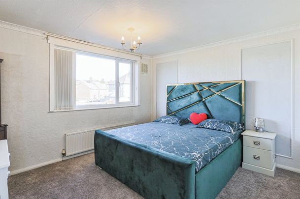 Asket Avenue, Leeds - Photo 1