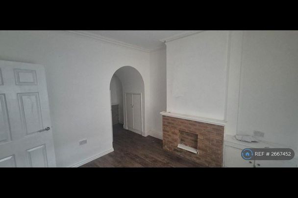 2 bedroom terraced house to rent - Photo 1