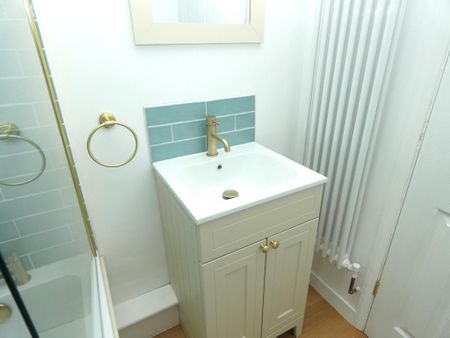 3 bedroom terraced house to rent - Photo 5