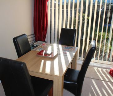 Sunnyfields Close - Photo 2