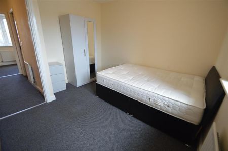 4 bedroom house to rent - Photo 2