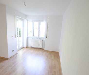 TERRASSENNEST MIT STELLPLATZ IM GRÜNEN ! - Photo 2