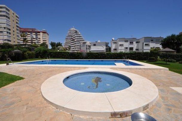 Alquiler de piso en Avenida San Carlos - Photo 1