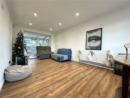 106, Iveson Drive, Leeds, West Yorkshire, LS16 6NL - Photo 3