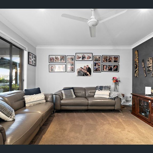 DON'T MISS OUT ON THIS BEAUTIFUL HOME!! - Photo 1