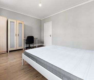 4 Bed Semi-Detached House, Zoffany St, N19 - Photo 4
