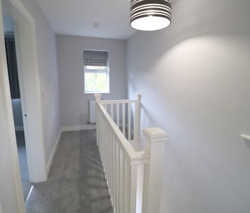 2 bedroom end of terrace house to rent - Photo 4