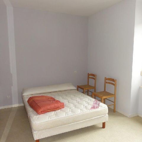 Location Appartement 1 pièce Meublé 33m² LE CREUSOT 71200 - Photo 1